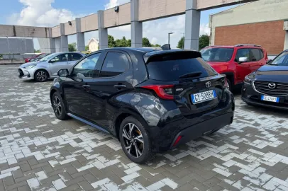 Car image 5