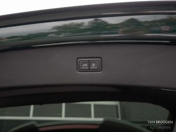 Car image 38