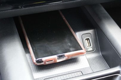 Car image 30