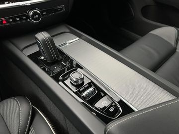 Car image 33