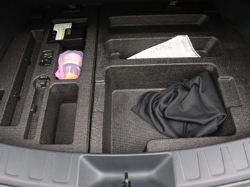 Car image 33