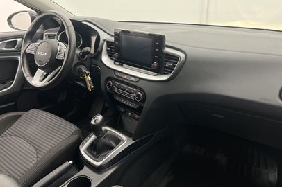 Car image 23