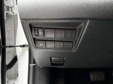 Car image 35