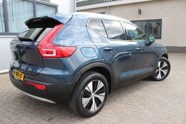 Volvo XC40 T3 120 kW image number 2