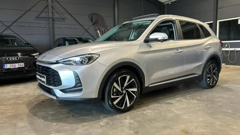 Car image 2