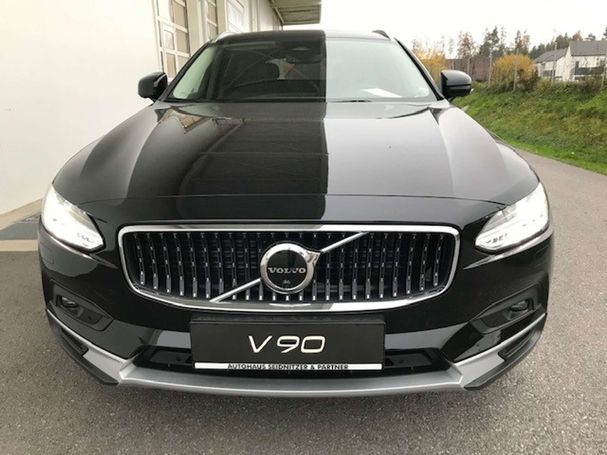 Volvo V90 Cross Country AWD B4 145 kW image number 2