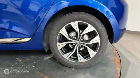 Car image 20