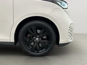 Car image 36