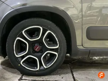 Car image 27