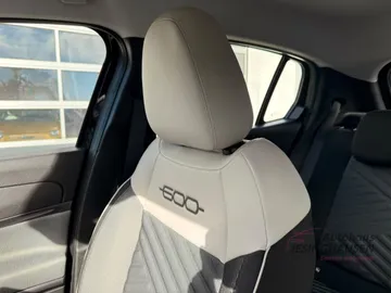 Car image 33