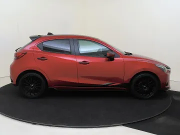 Car image 4
