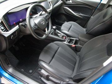 Car image 10