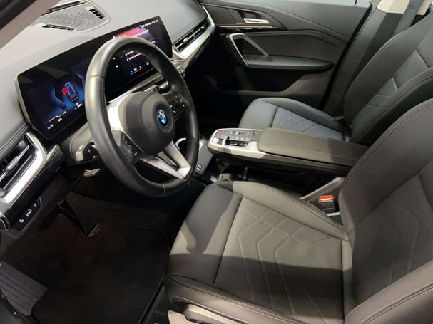 BMW iX1 xDrive30 xLine 230 kW image number 11