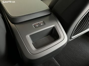 Car image 38