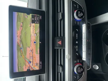 Car image 24