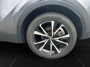 Car image 19