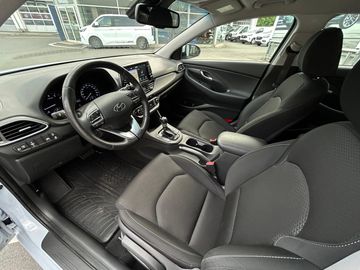 Car image 10