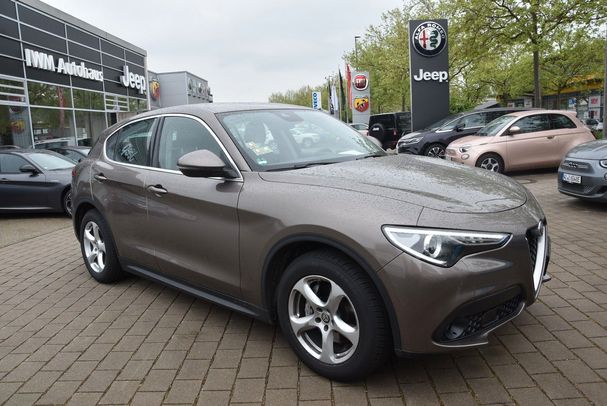 Alfa Romeo Stelvio 2.2 AT8 Super 132 kW image number 12