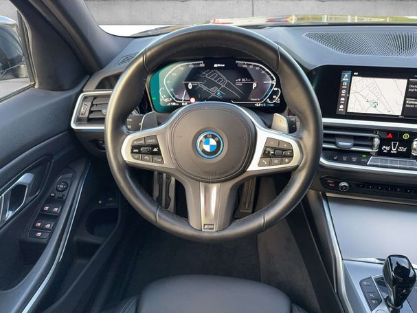 BMW 330 e Touring M Sport xDrive 215 kW image number 11