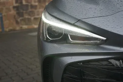 Car image 30