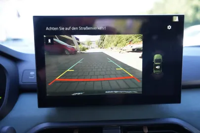 Car image 30
