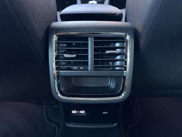 Car image 36