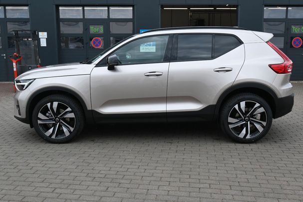 Volvo XC40 B4 Plus Dark DKG 145 kW image number 5