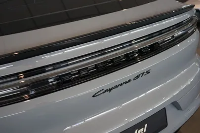 Car image 28