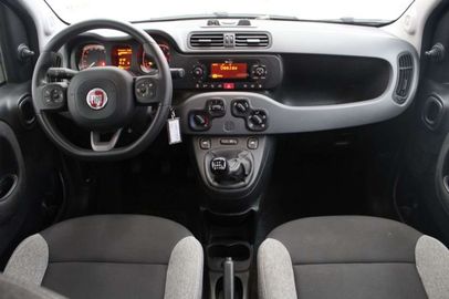 Car image 11