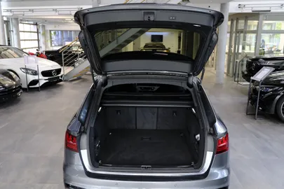 Car image 36