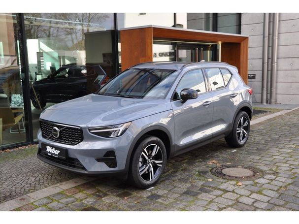 Volvo XC40 B3 Plus Dark 120 kW image number 1