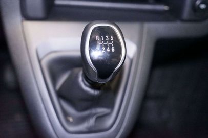 Car image 33