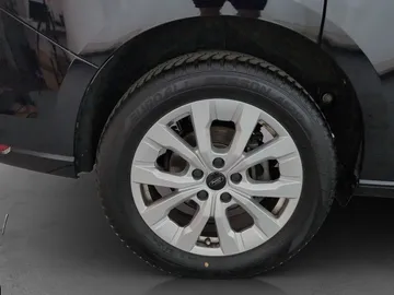 Car image 29