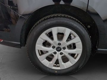 Car image 29