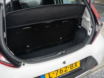 Car image 20