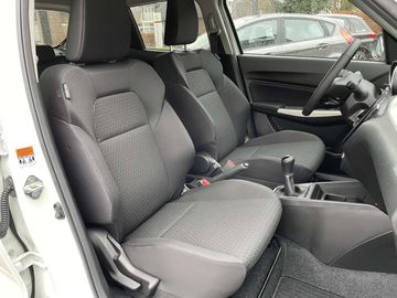 Car image 14