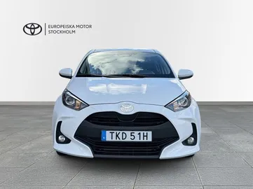 Car image 2