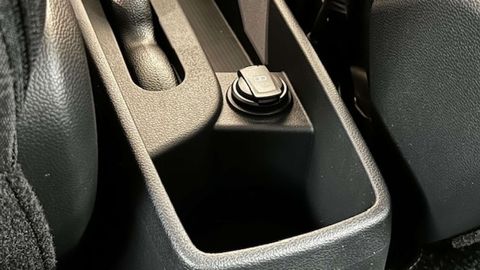 Car image 37