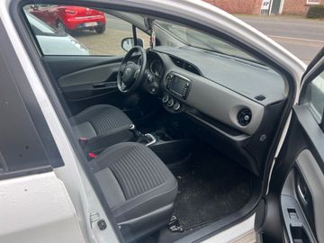 Car image 11