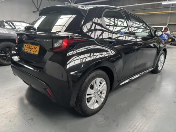 Car image 28