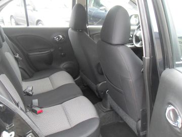 Car image 16