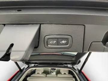 Car image 38