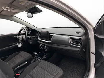 Car image 28