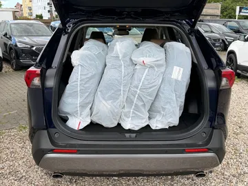Car image 38