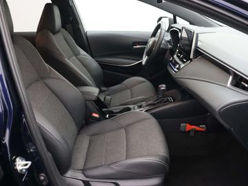 Car image 30