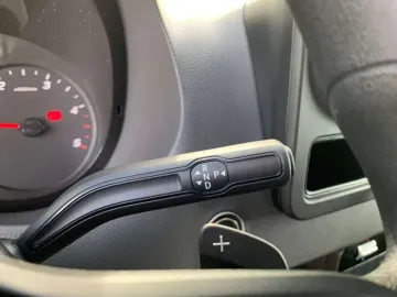 Car image 34