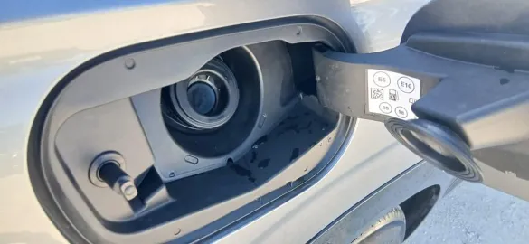 Car image 25