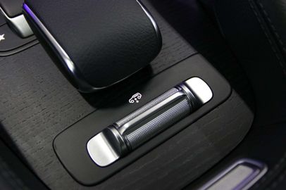 Car image 38