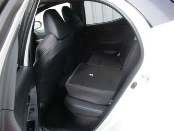 Car image 10