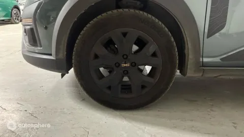 Car image 20